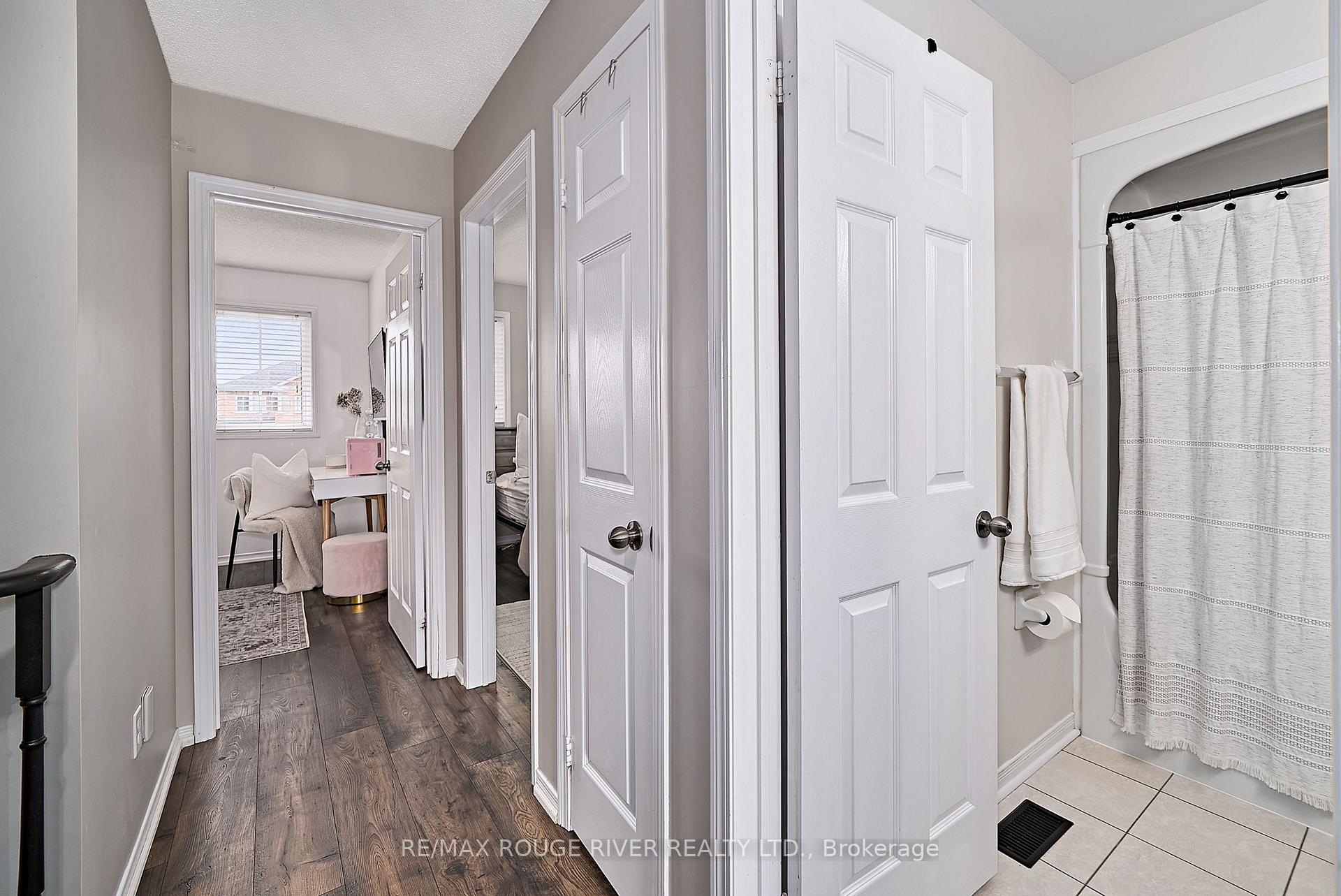 Photo 35 of 656 Woodmount Crescent, Oshawa, Samac — HOMEH