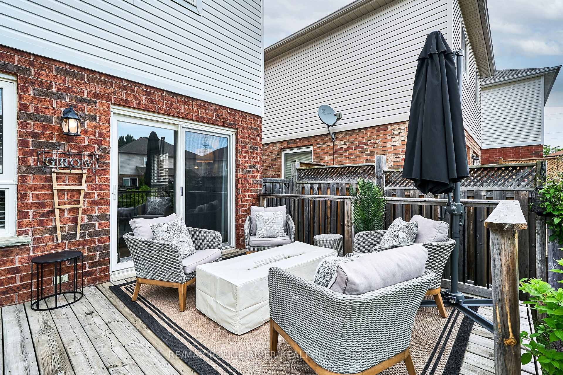 Photo 47 of 656 Woodmount Crescent, Oshawa, Samac — HOMEH