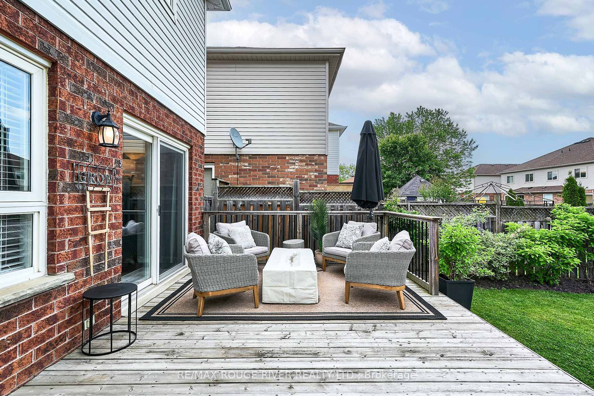 Photo 48 of 656 Woodmount Crescent, Oshawa, Samac — HOMEH