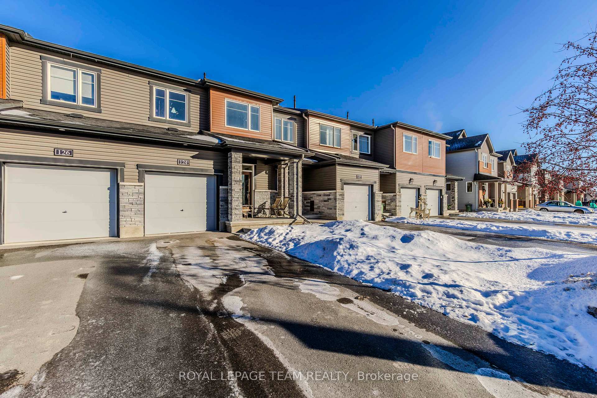 Photo 2 of 124 Aquarium Avenue, Ottawa, Avalon West — HOMEH