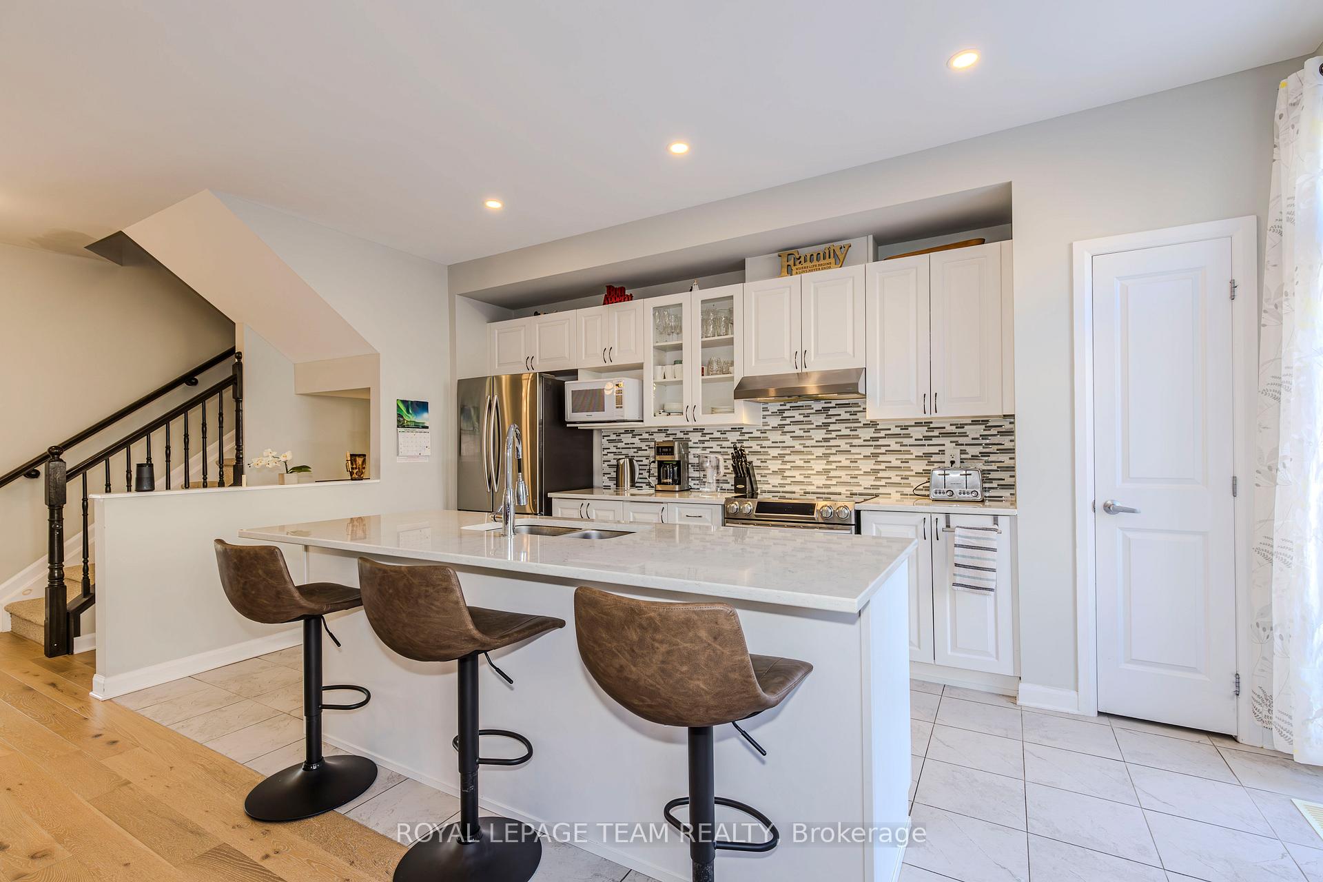 Photo 14 of 124 Aquarium Avenue, Ottawa, Avalon West — HOMEH