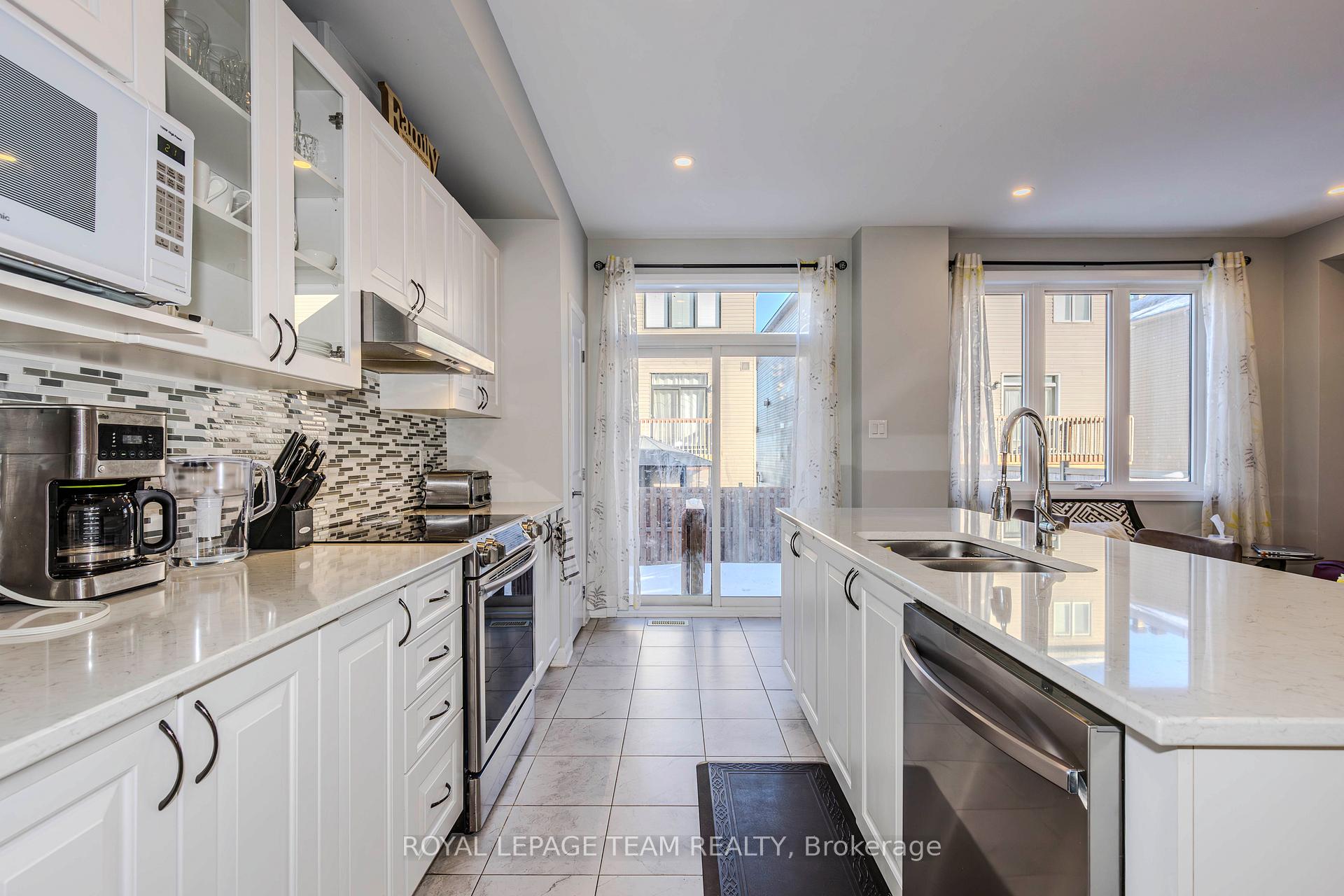 Photo 18 of 124 Aquarium Avenue, Ottawa, Avalon West — HOMEH