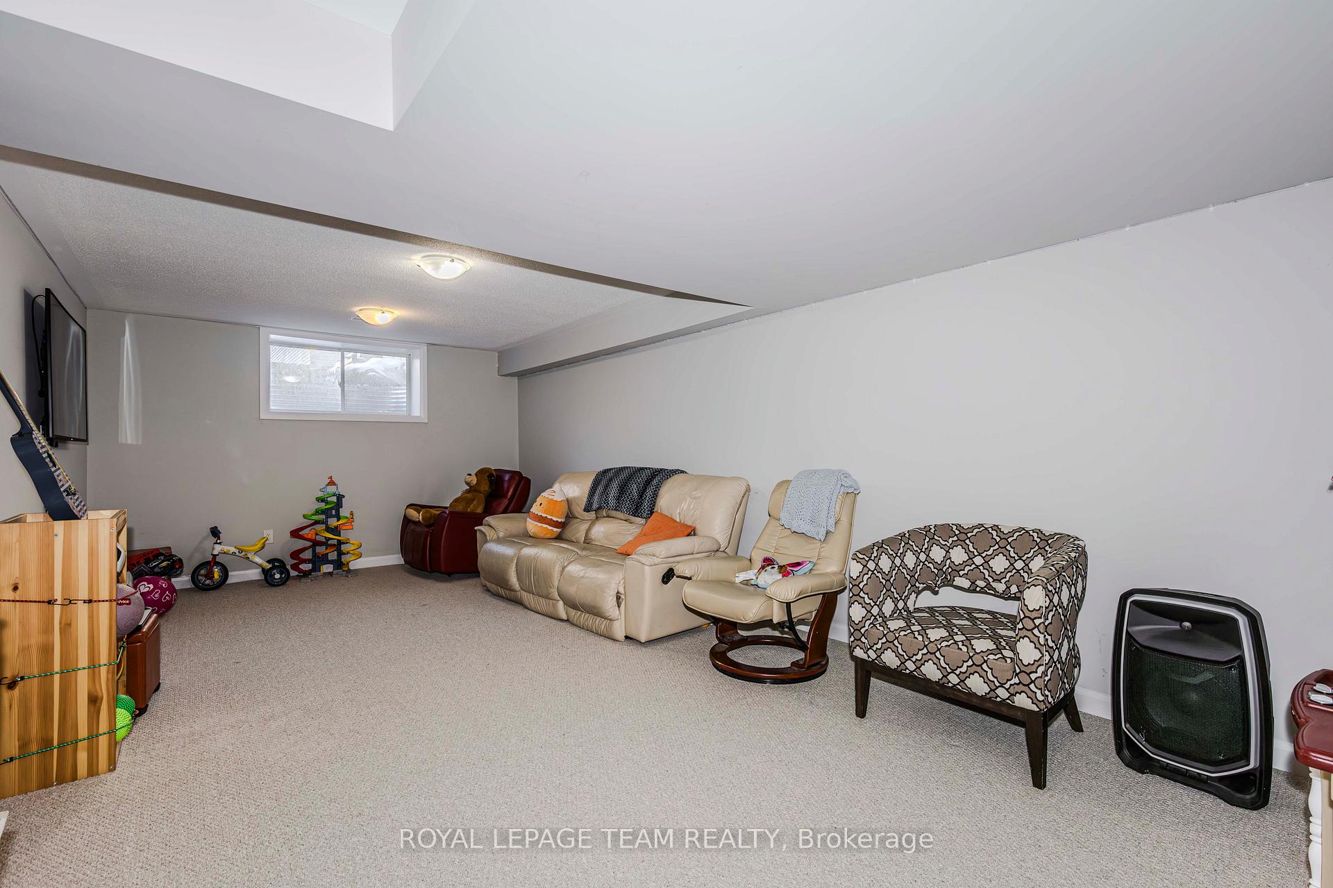Photo 34 of 124 Aquarium Avenue, Ottawa, Avalon West — HOMEH