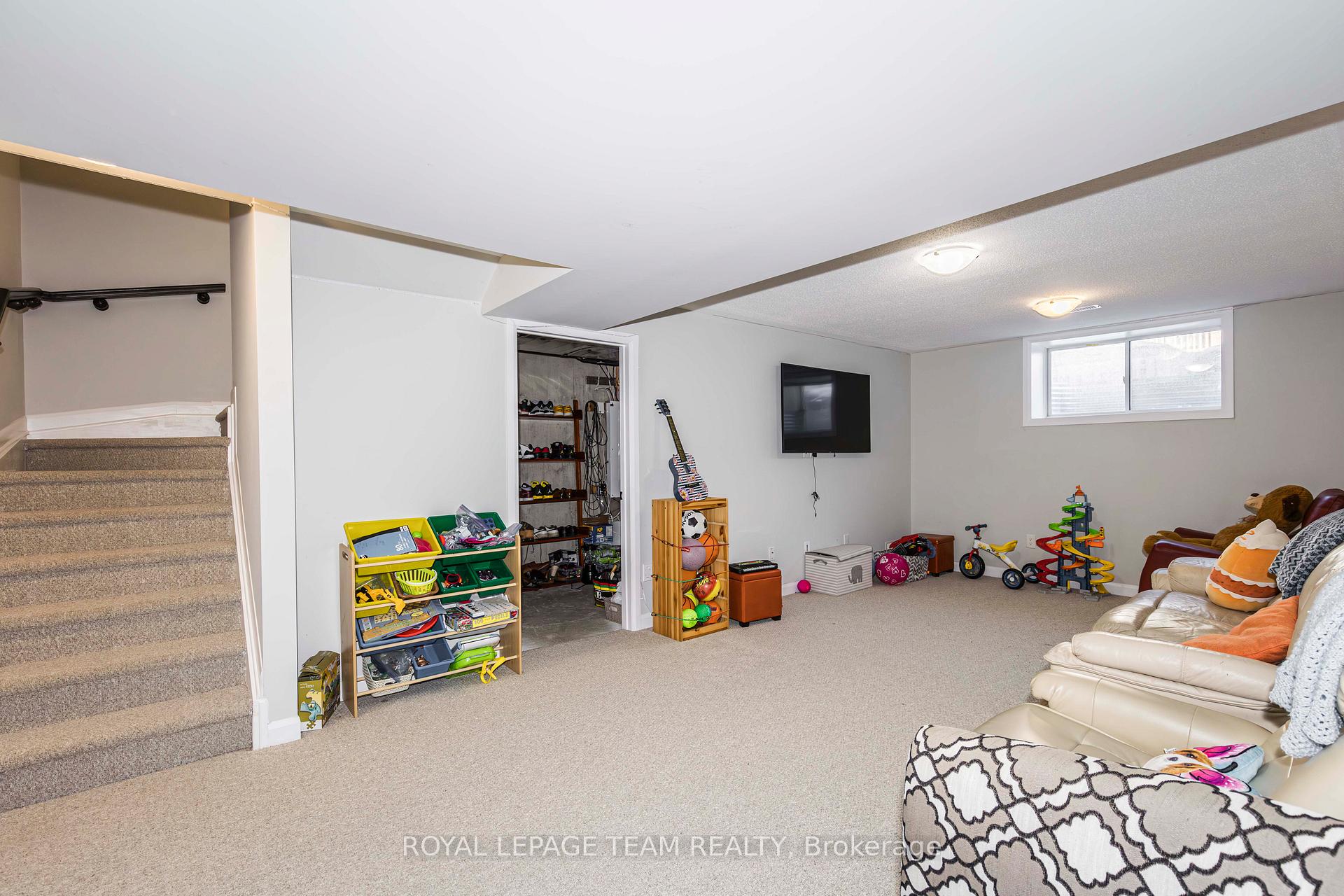 Photo 35 of 124 Aquarium Avenue, Ottawa, Avalon West — HOMEH