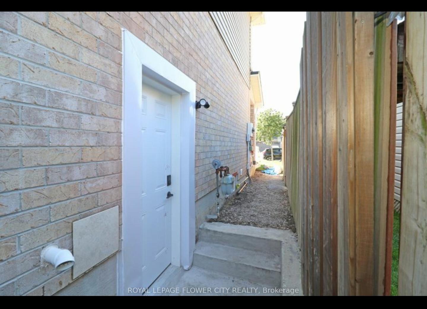 Photo 7 of 2117 Stornoway Street, Oshawa, Kedron — HOMEH