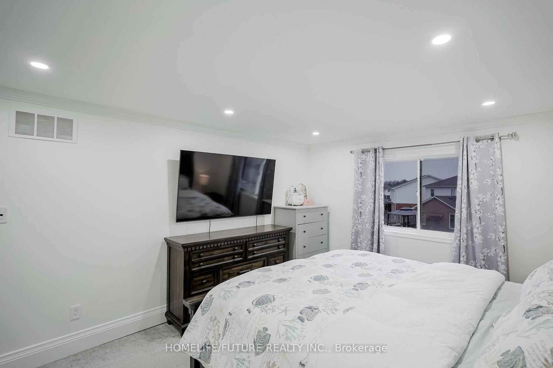 Photo 25 of 1816 Dalhousie Crescent, Oshawa, Samac — HOMEH