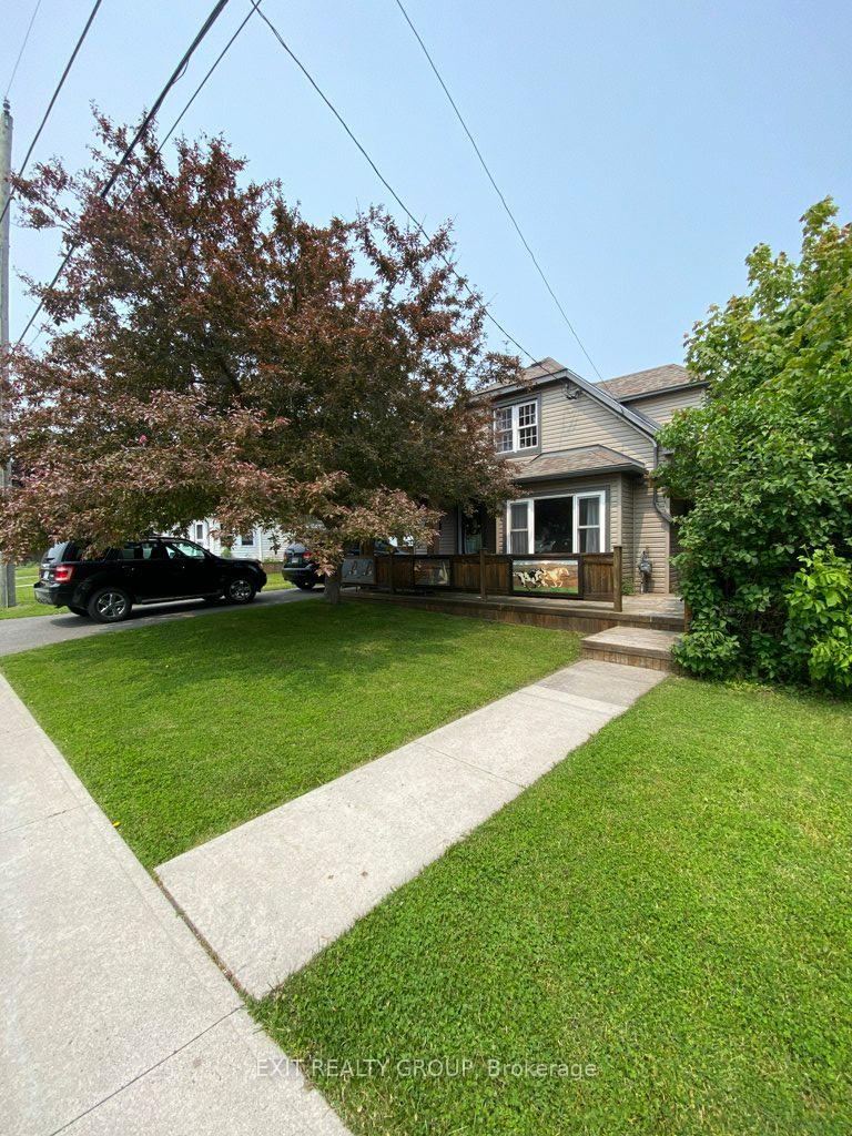 Front of 146 Creswell Drive