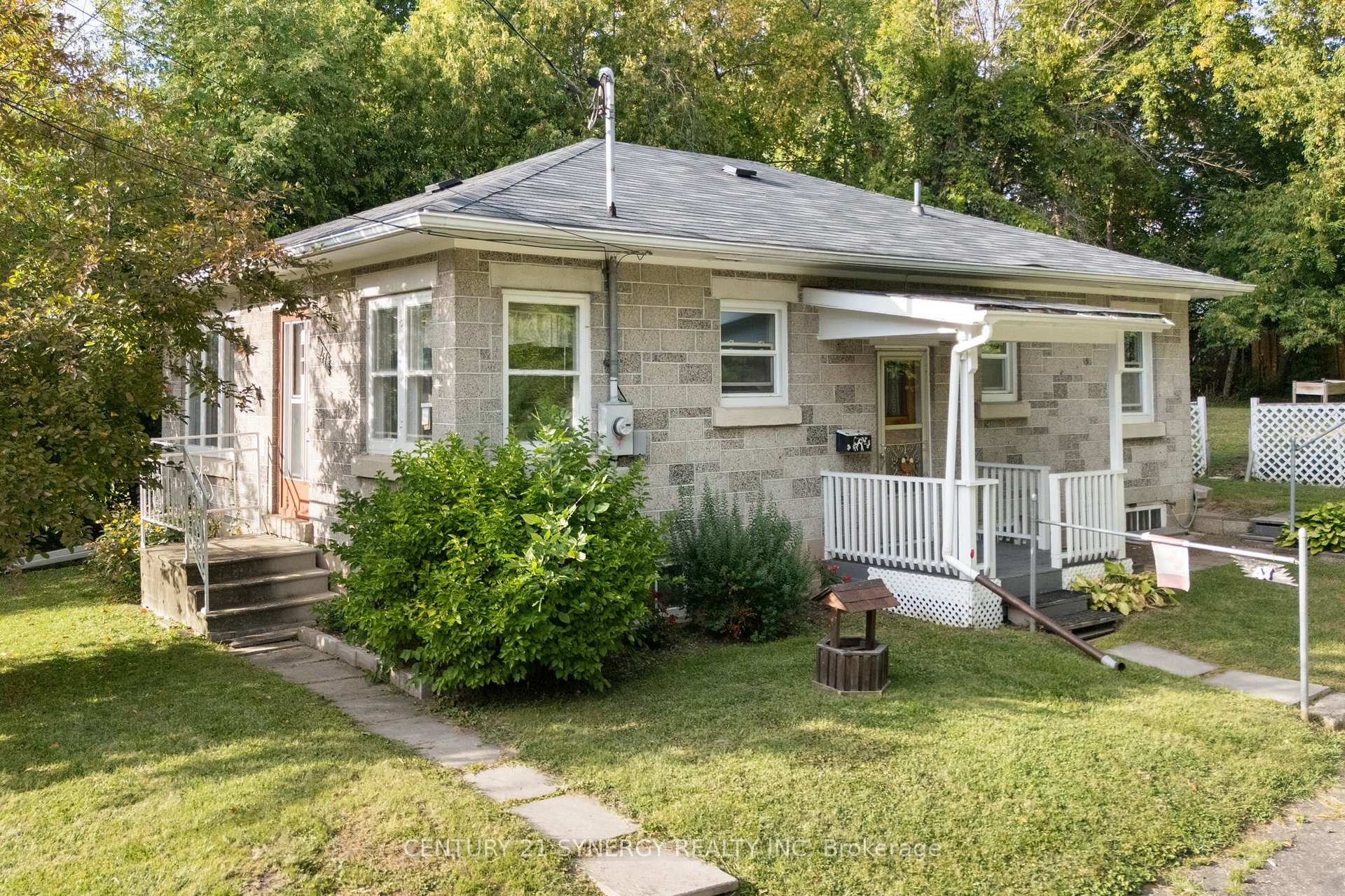 Photo 1 of 47 Queen Street S, Renfrew — HOMEH