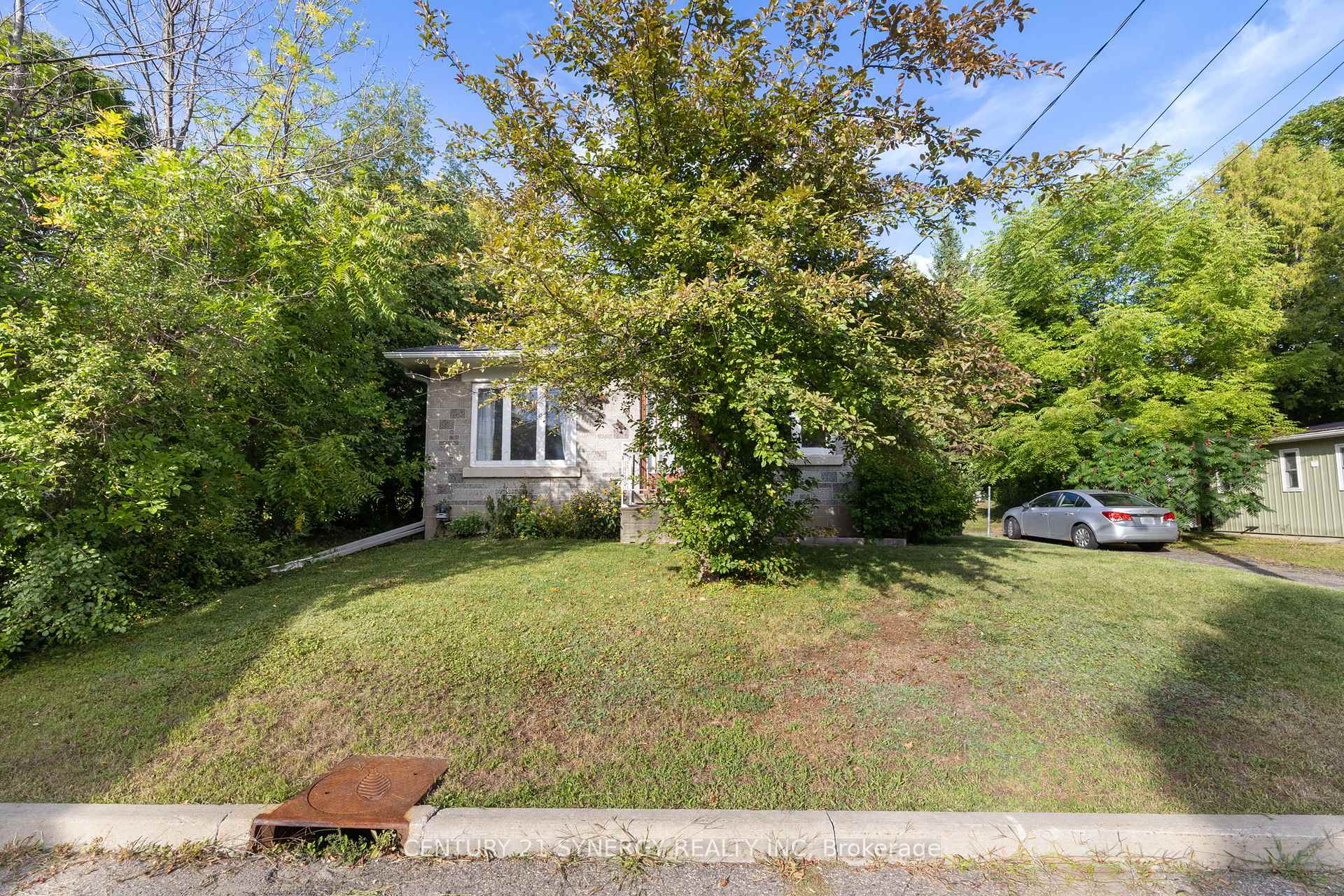 Photo 3 of 47 Queen Street S, Renfrew — HOMEH