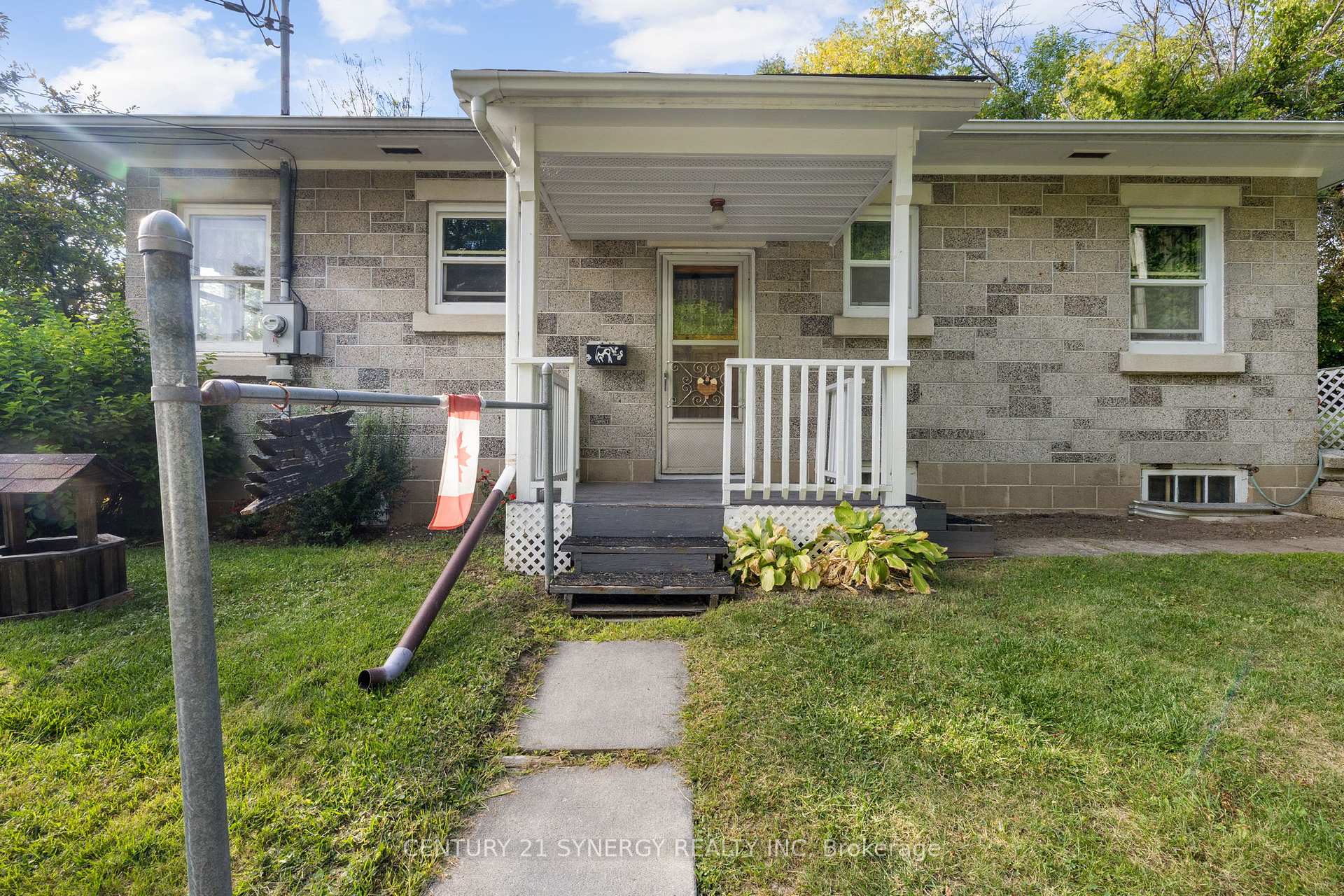 Photo 5 of 47 Queen Street S, Renfrew — HOMEH