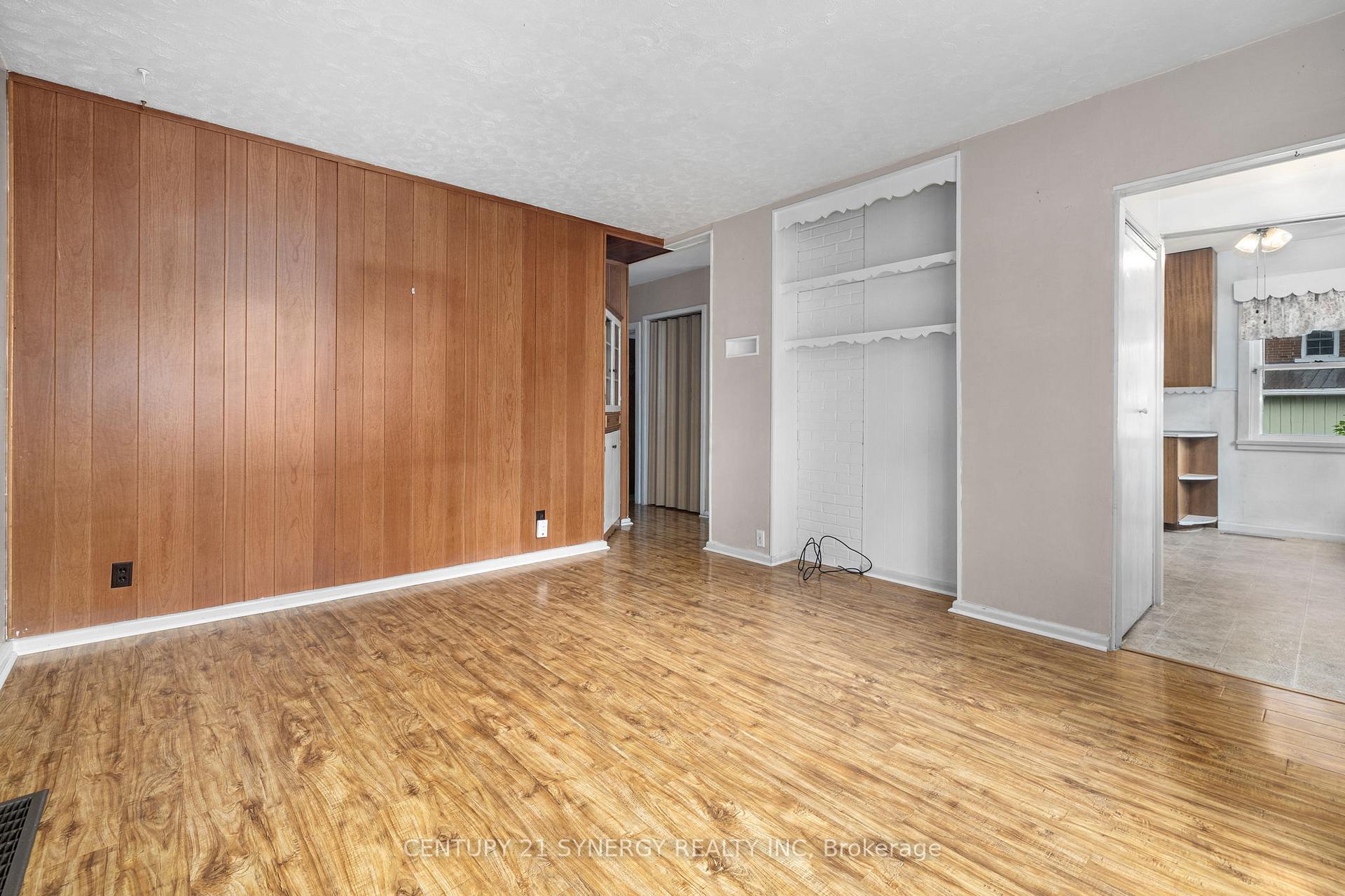 Photo 13 of 47 Queen Street S, Renfrew — HOMEH