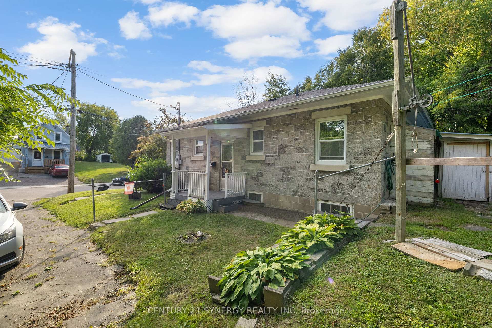 Photo 25 of 47 Queen Street S, Renfrew — HOMEH