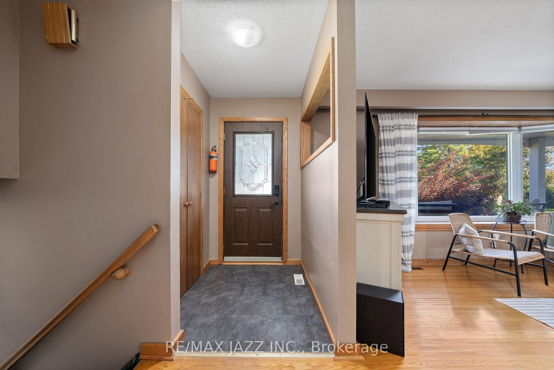 Photo 4 of 31 Edgeview Drive, Quinte West, Trenton Ward — HOMEH