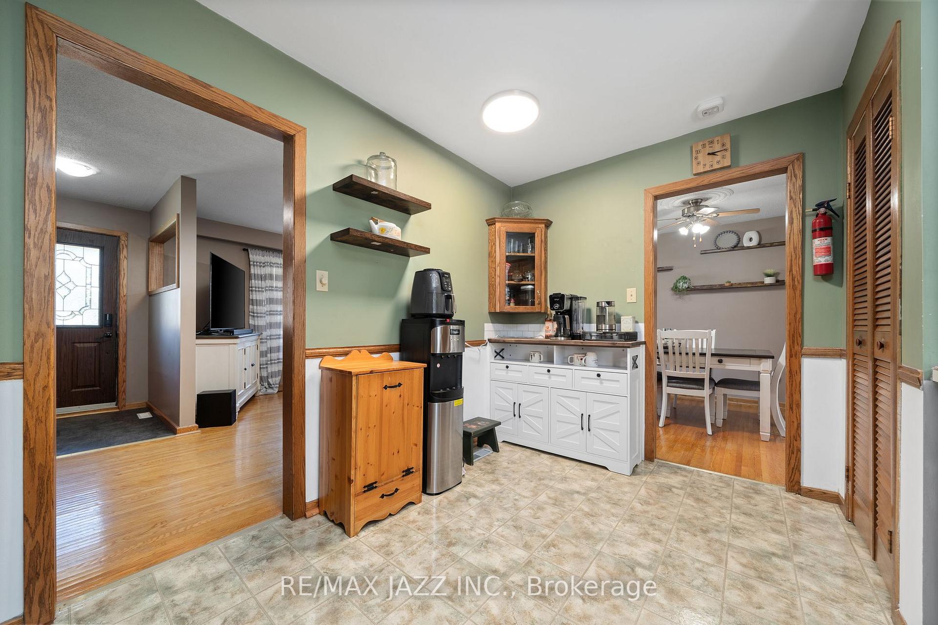 Photo 11 of 31 Edgeview Drive, Quinte West, Trenton Ward — HOMEH
