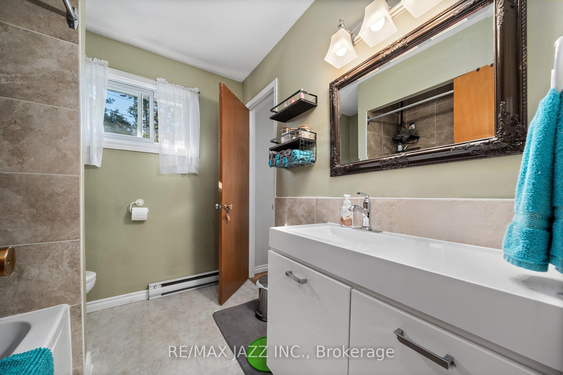 Photo 14 of 31 Edgeview Drive, Quinte West, Trenton Ward — HOMEH