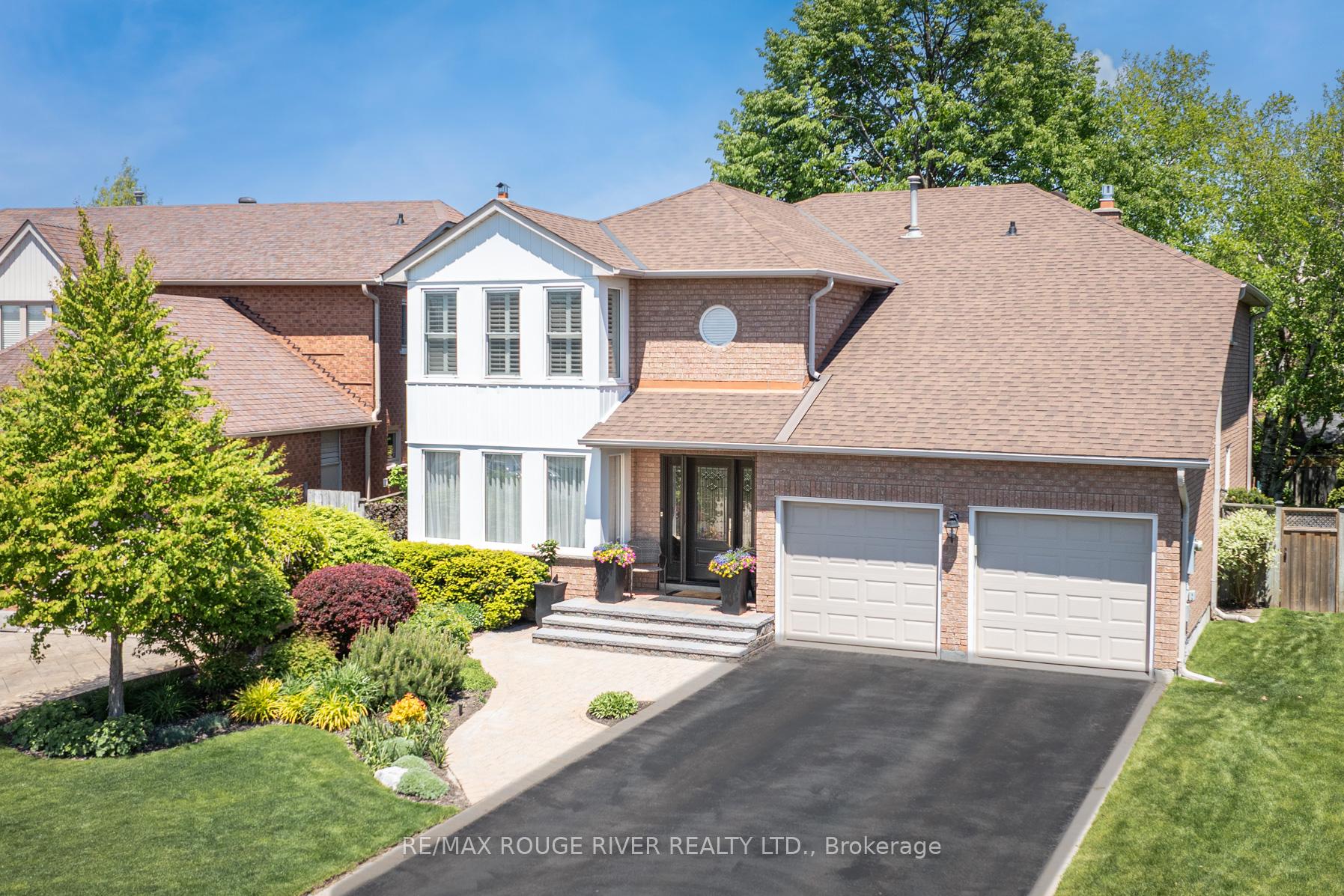 Photo 1 of 560 Ashfield Court, Pickering, Amberlea — HOMEH