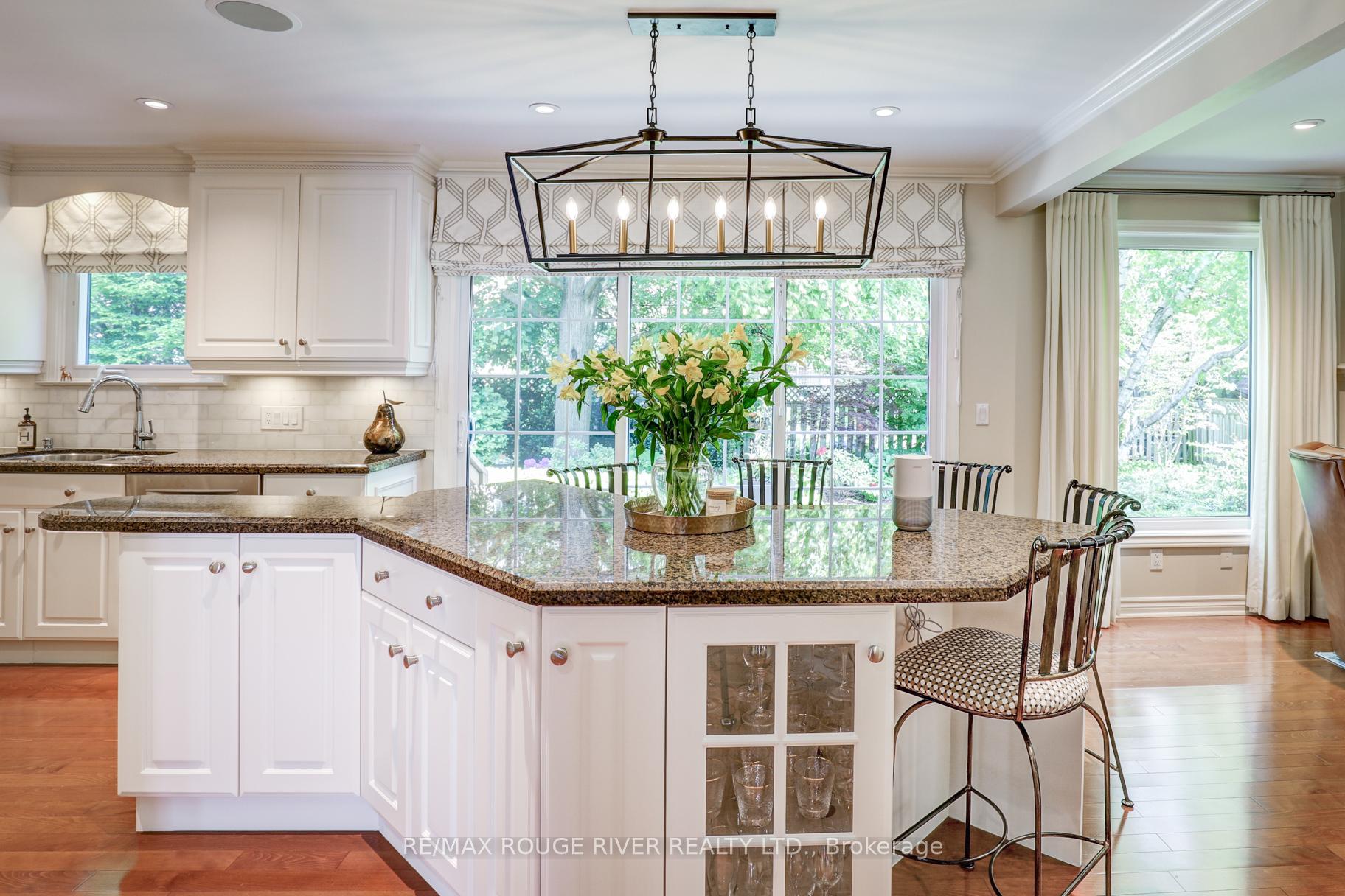 Photo 7 of 560 Ashfield Court, Pickering, Amberlea — HOMEH