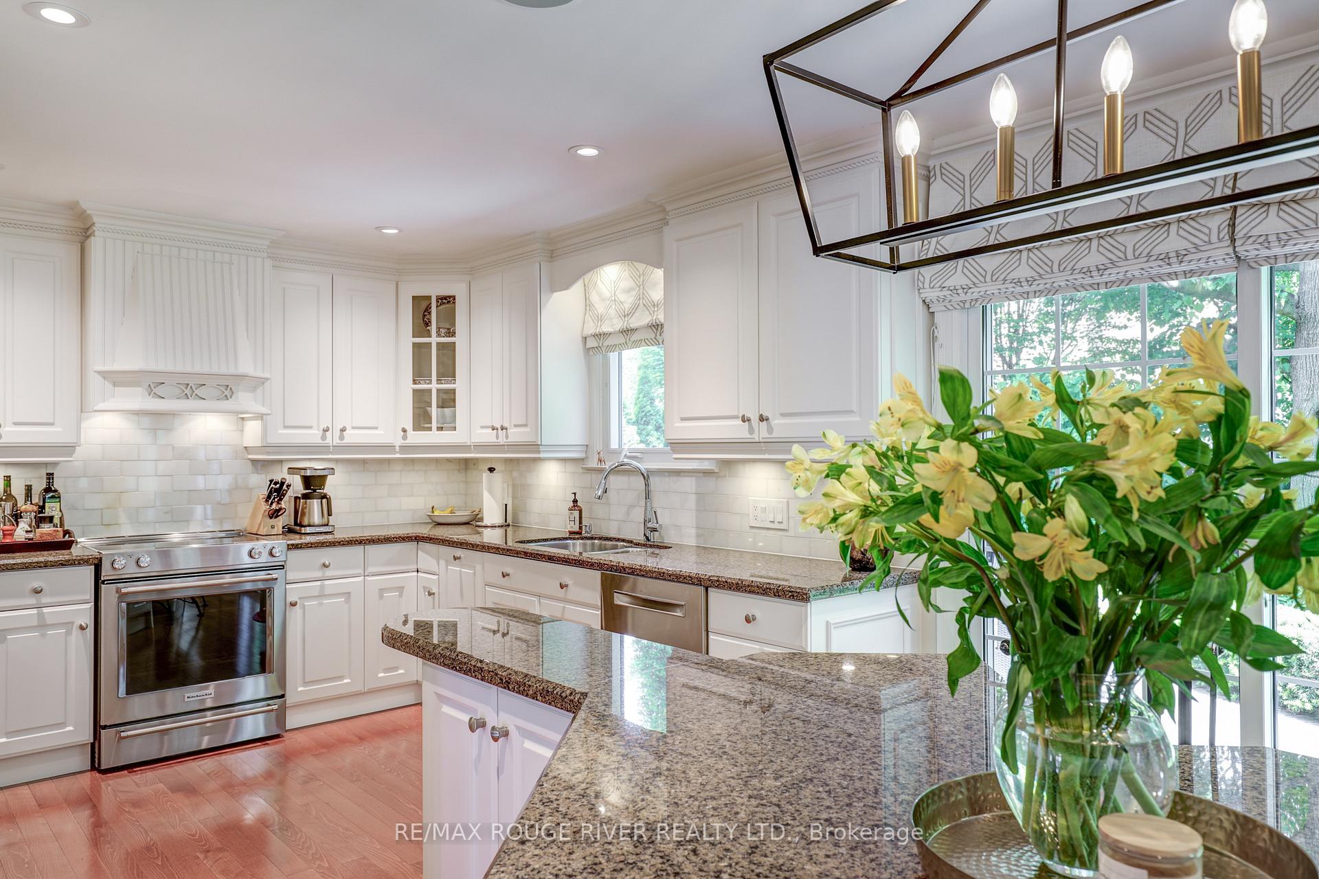 Photo 9 of 560 Ashfield Court, Pickering, Amberlea — HOMEH