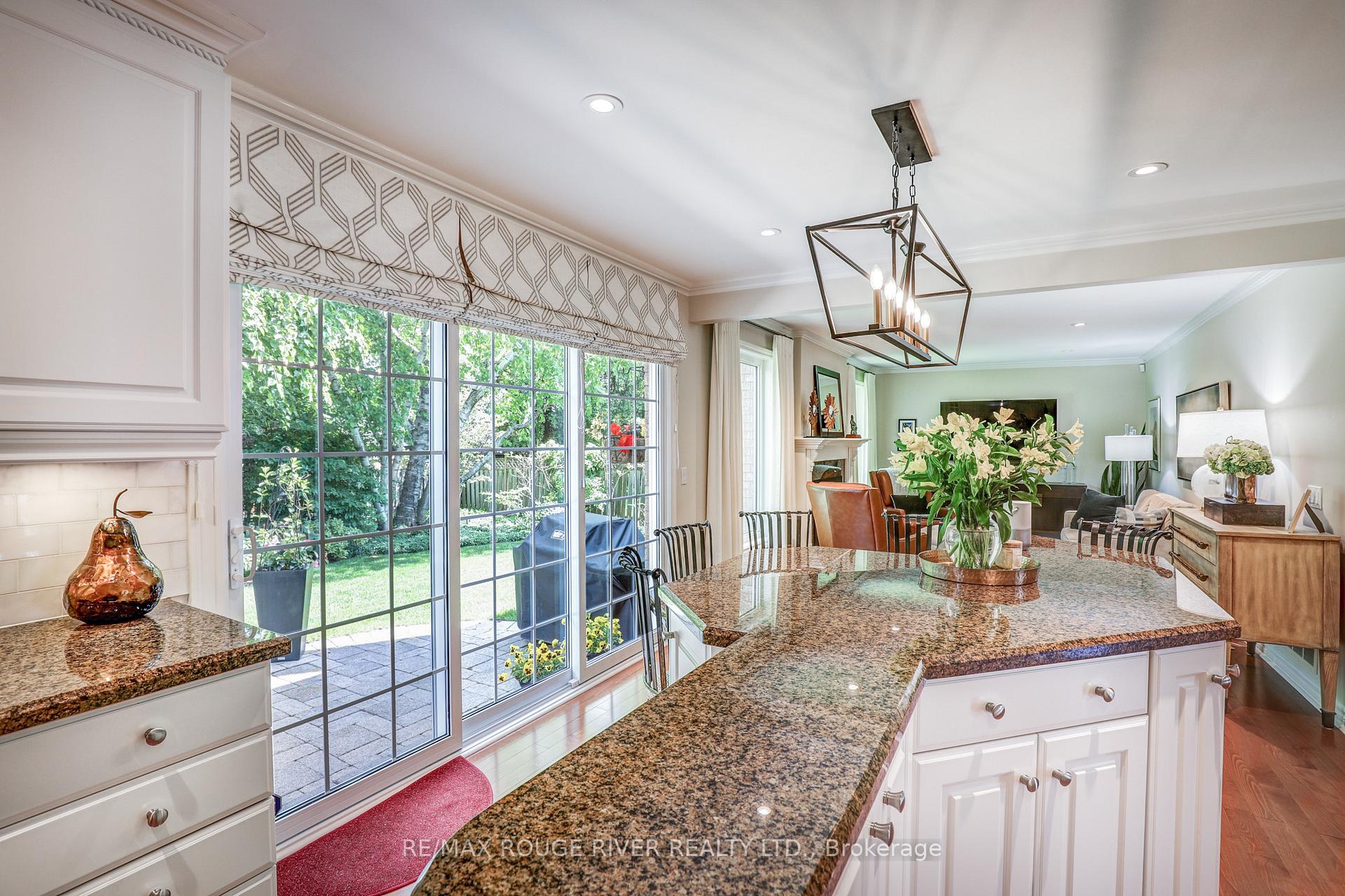 Photo 12 of 560 Ashfield Court, Pickering, Amberlea — HOMEH