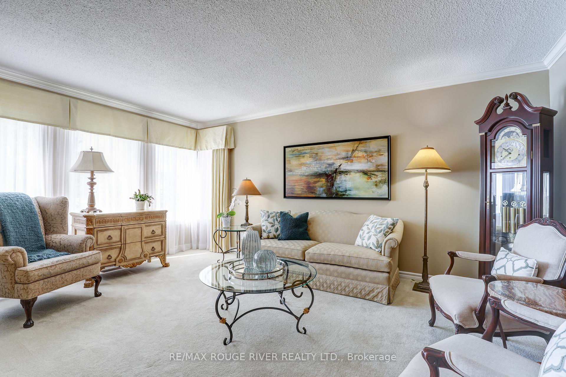 Photo 13 of 560 Ashfield Court, Pickering, Amberlea — HOMEH