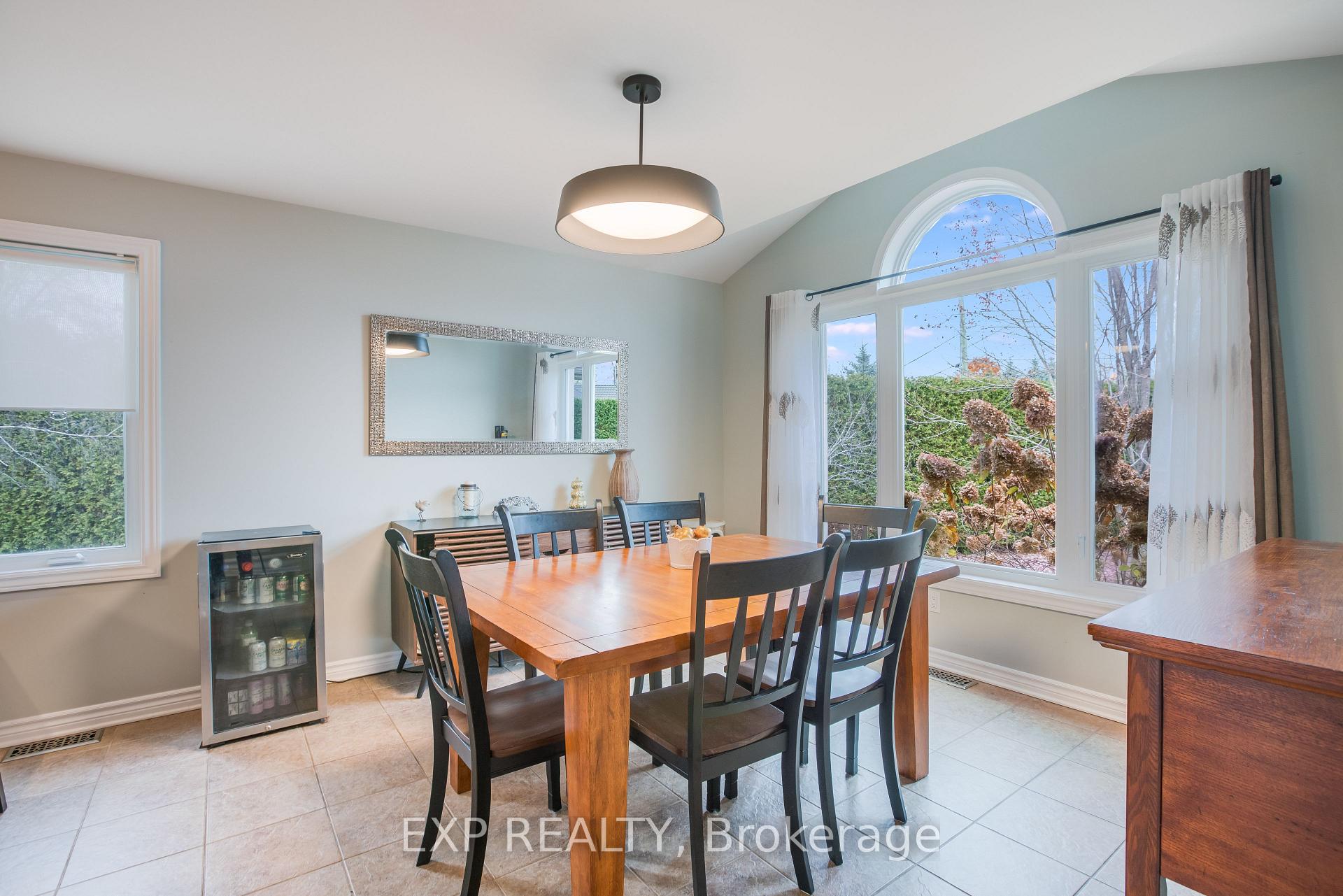 Photo 8 of 1920 Rollin Place, Ottawa, Vars Village — HOMEH