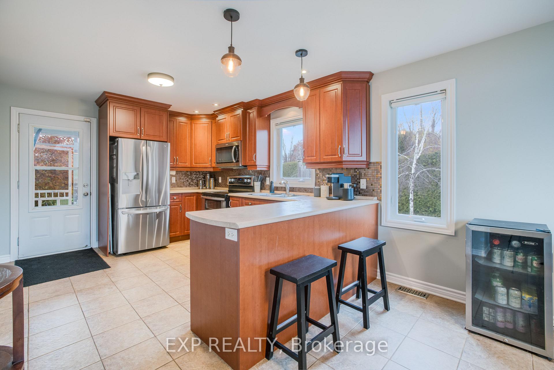 Photo 10 of 1920 Rollin Place, Ottawa, Vars Village — HOMEH