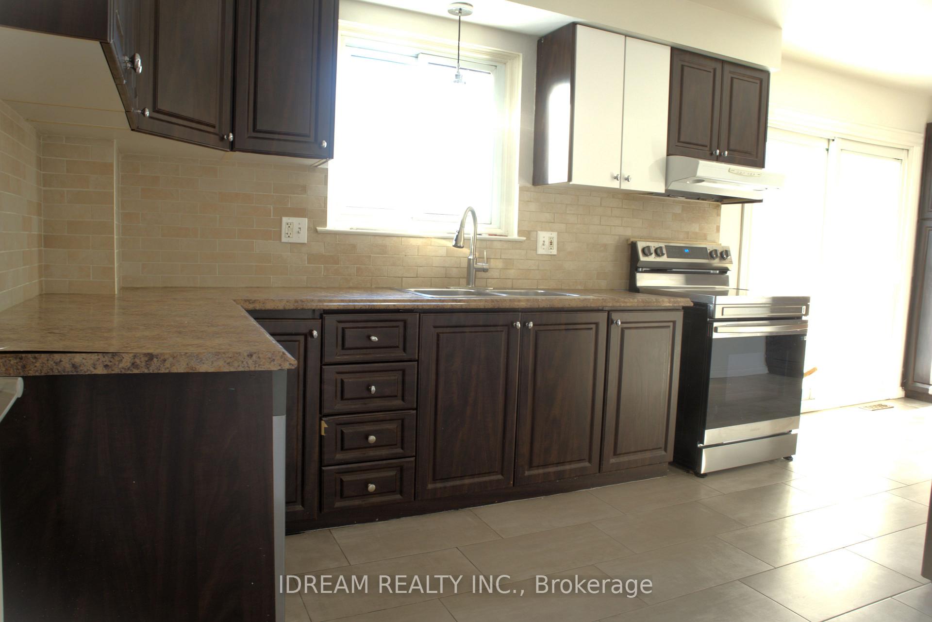 Photo 5 of 615 Radisson Avenue, Oshawa, Vanier — HOMEH