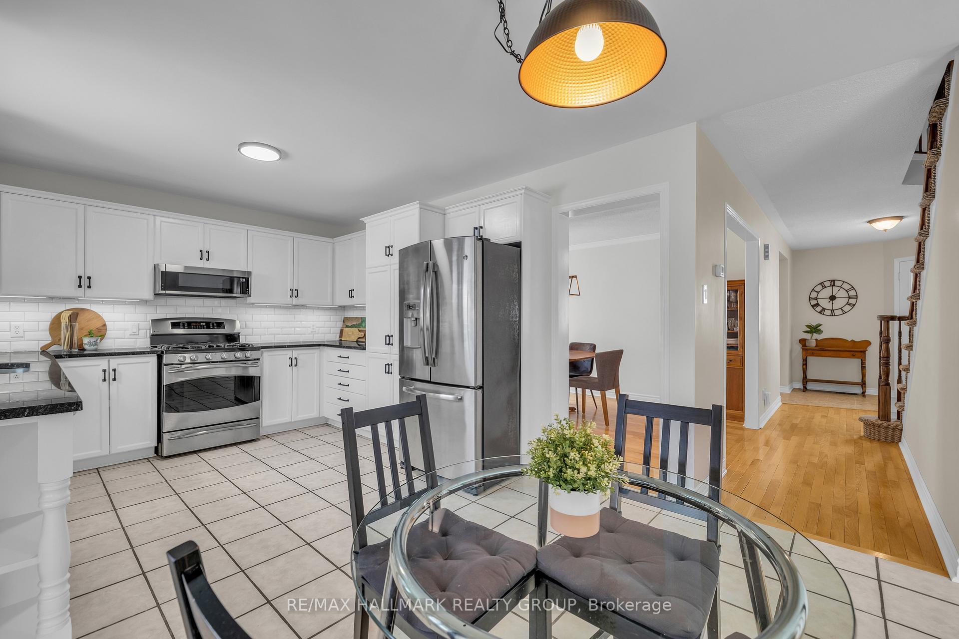 Photo 3 of 1367 Caravel Crescent N, Ottawa, Bilberry Creek/Queenswood Heights — HOMEH