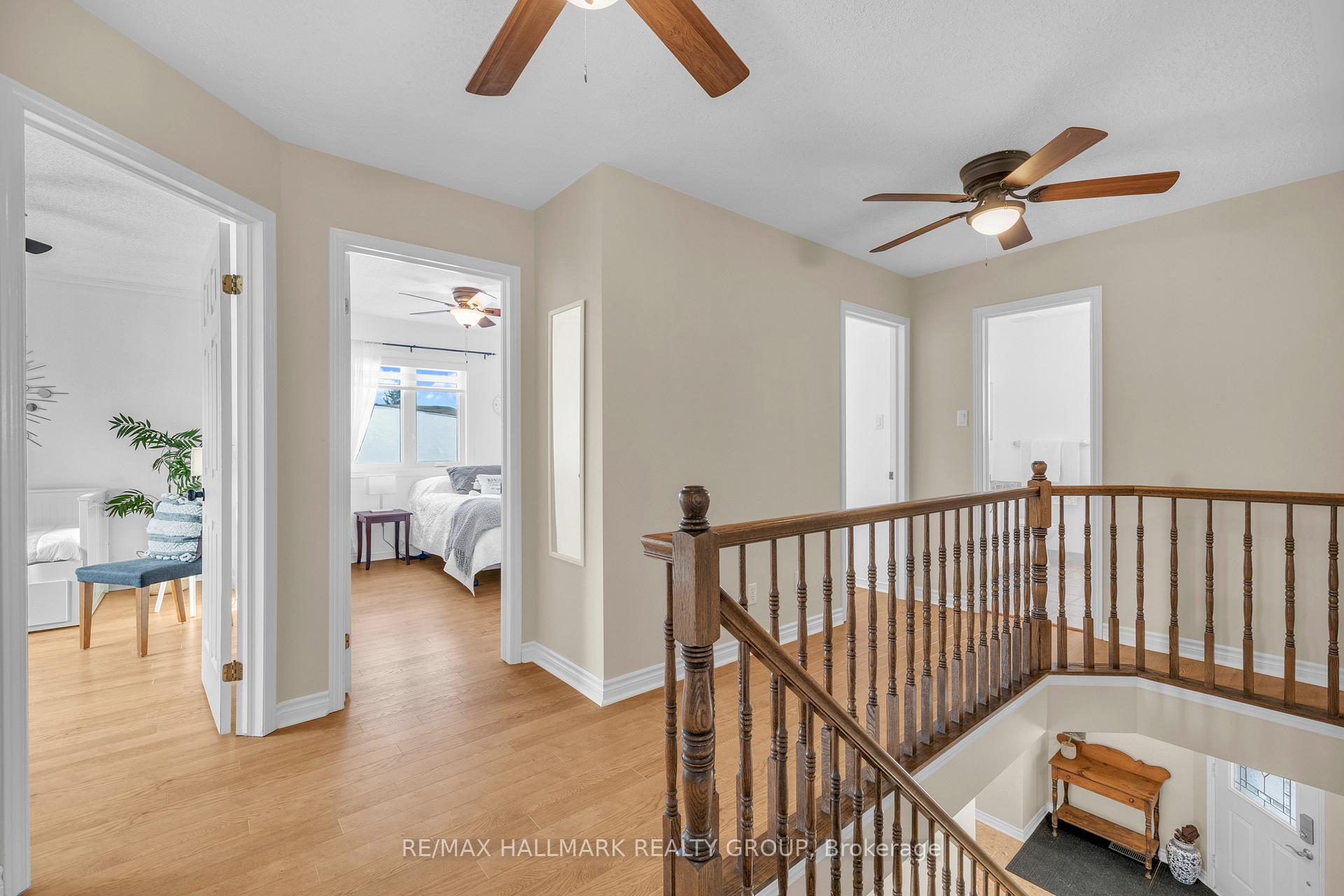 Photo 5 of 1367 Caravel Crescent N, Ottawa, Bilberry Creek/Queenswood Heights — HOMEH