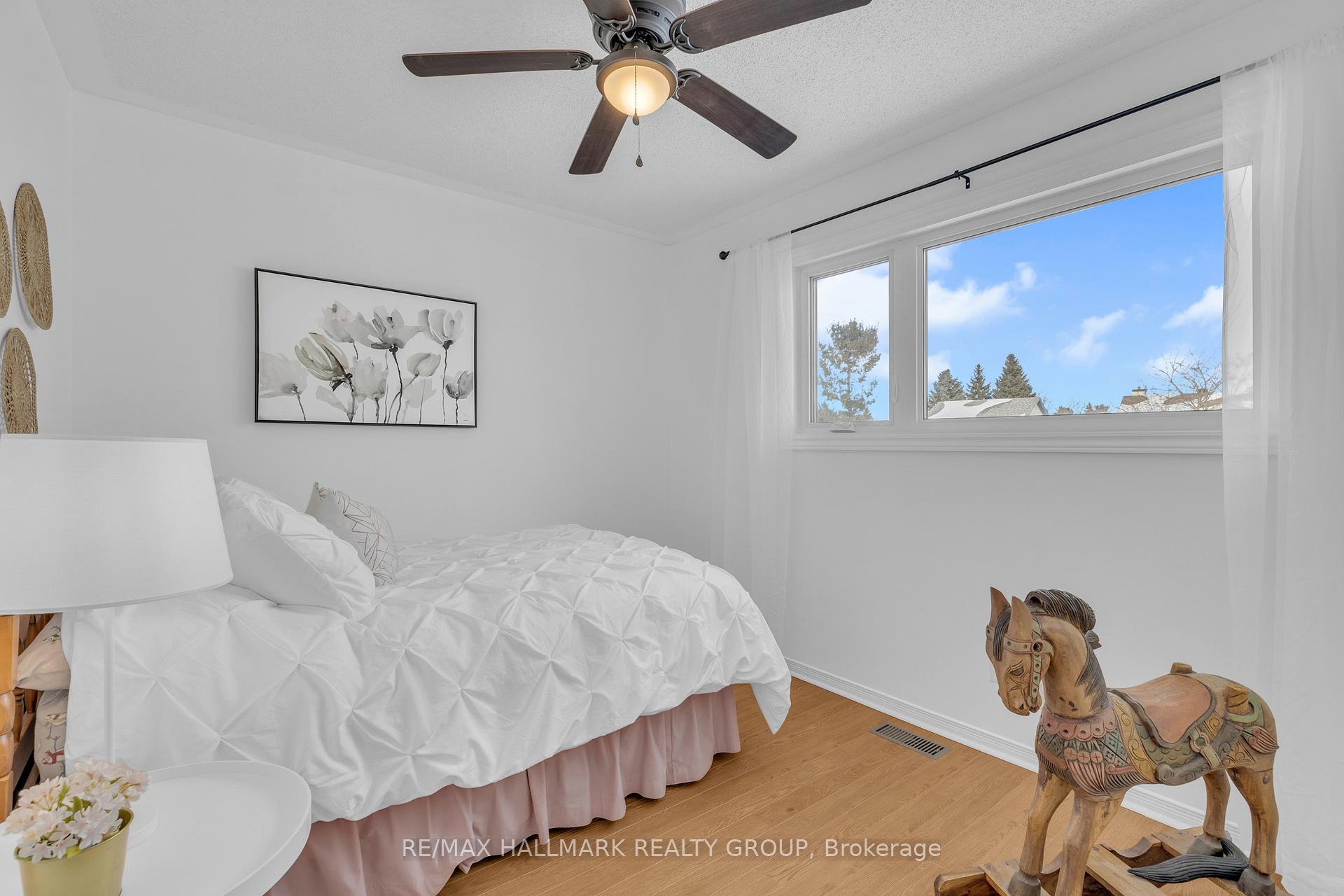 Photo 9 of 1367 Caravel Crescent N, Ottawa, Bilberry Creek/Queenswood Heights — HOMEH
