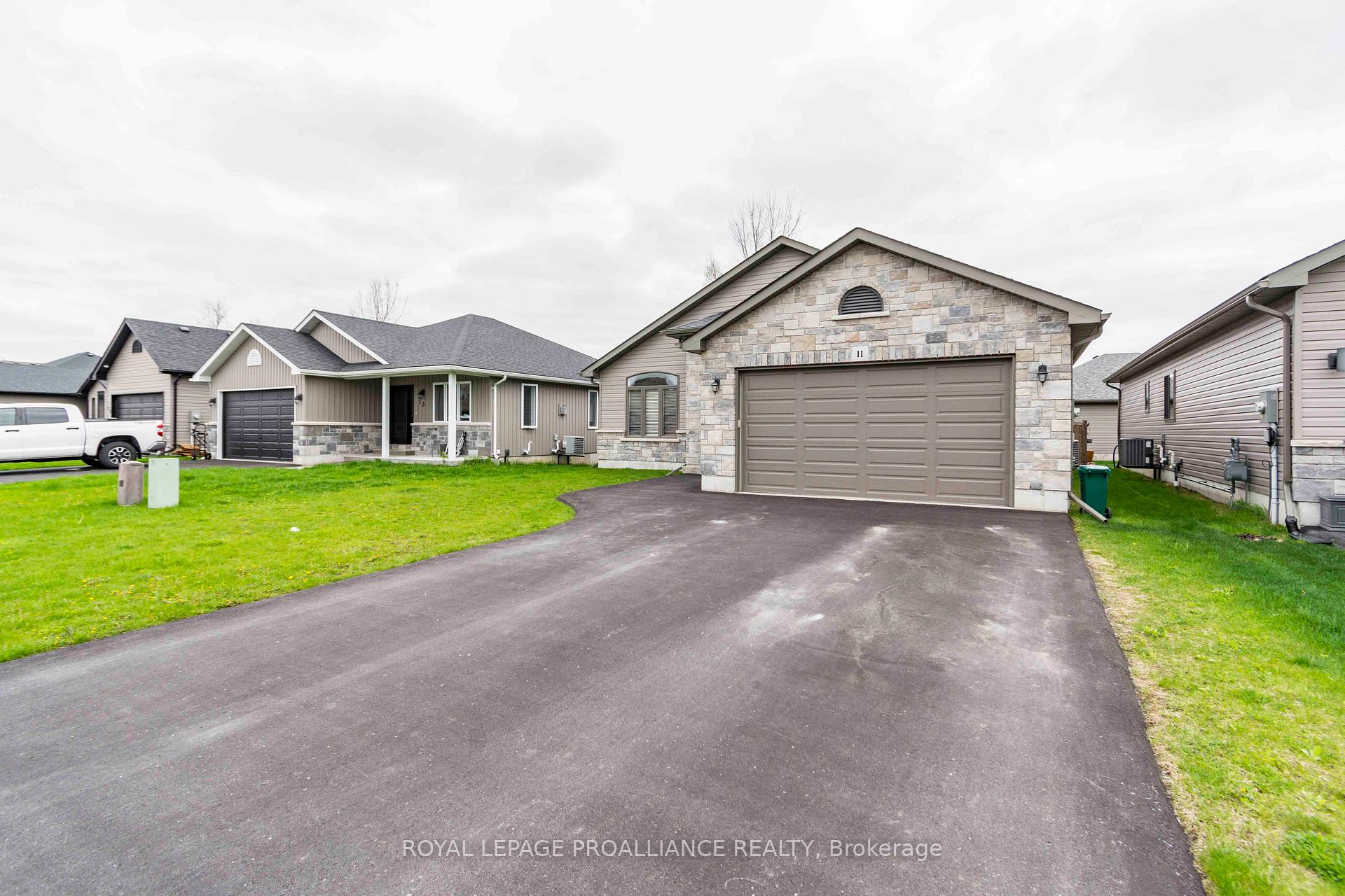 Photo 3 of 11 Brookfield Crescent, Quinte West, Murray Ward — HOMEH
