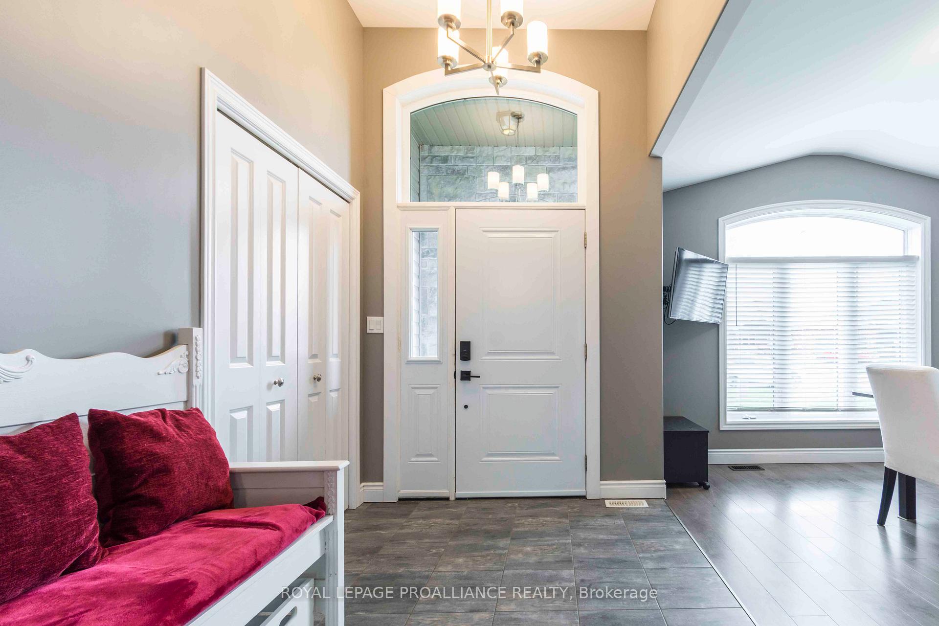 Photo 4 of 11 Brookfield Crescent, Quinte West, Murray Ward — HOMEH