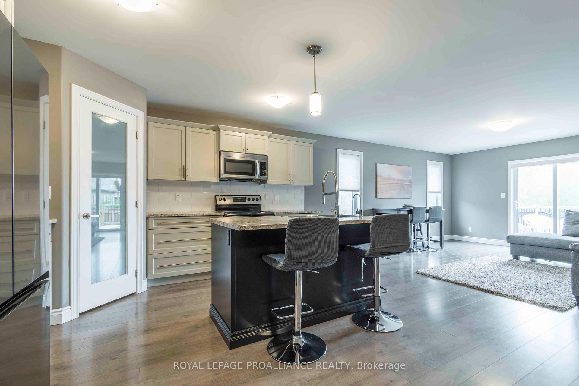 Photo 7 of 11 Brookfield Crescent, Quinte West, Murray Ward — HOMEH