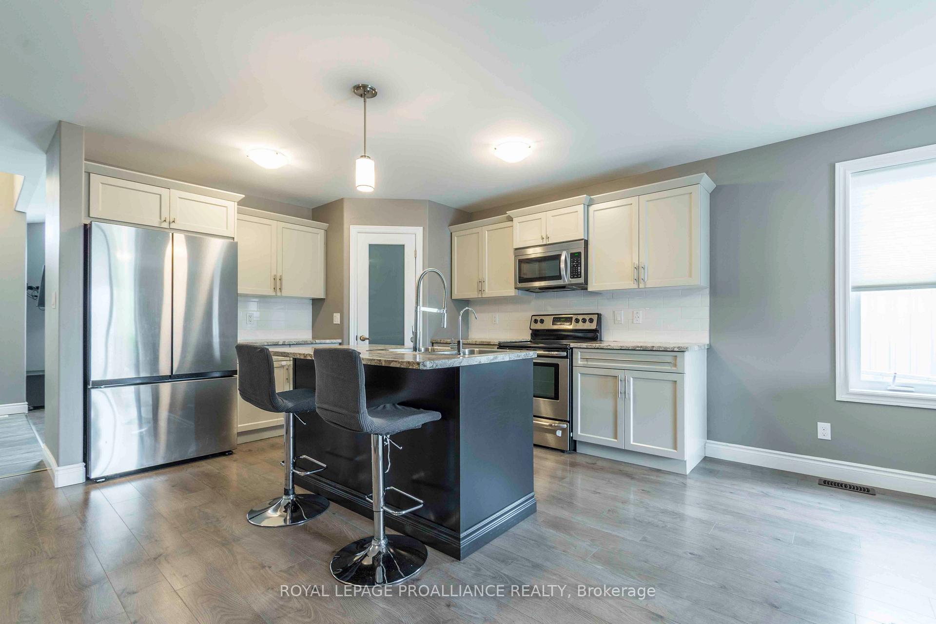 Photo 8 of 11 Brookfield Crescent, Quinte West, Murray Ward — HOMEH