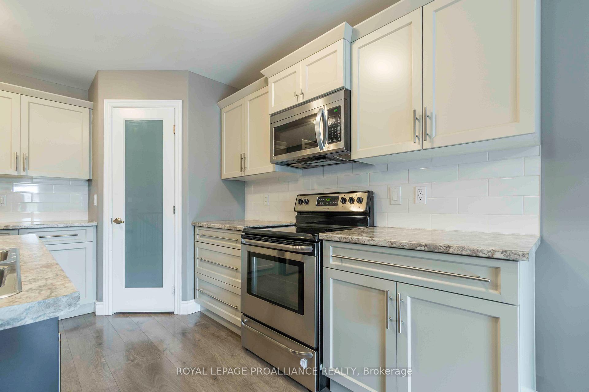 Photo 9 of 11 Brookfield Crescent, Quinte West, Murray Ward — HOMEH