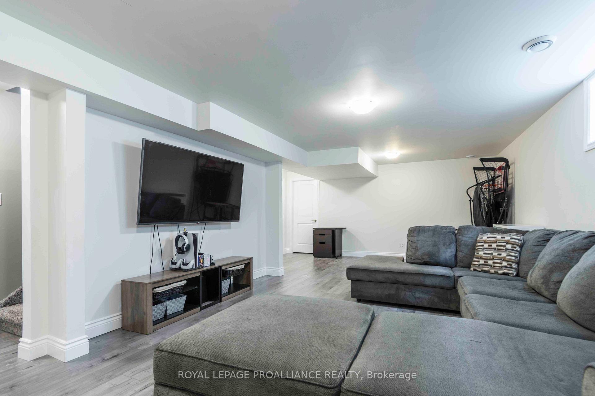 Photo 22 of 11 Brookfield Crescent, Quinte West, Murray Ward — HOMEH
