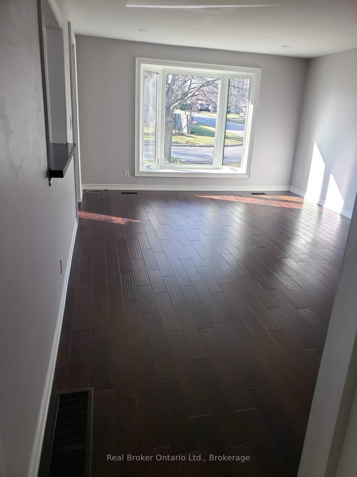 Photo 3 of Unit Upper, 855 Miriam Road, Pickering, Bay Ridges — HOMEH