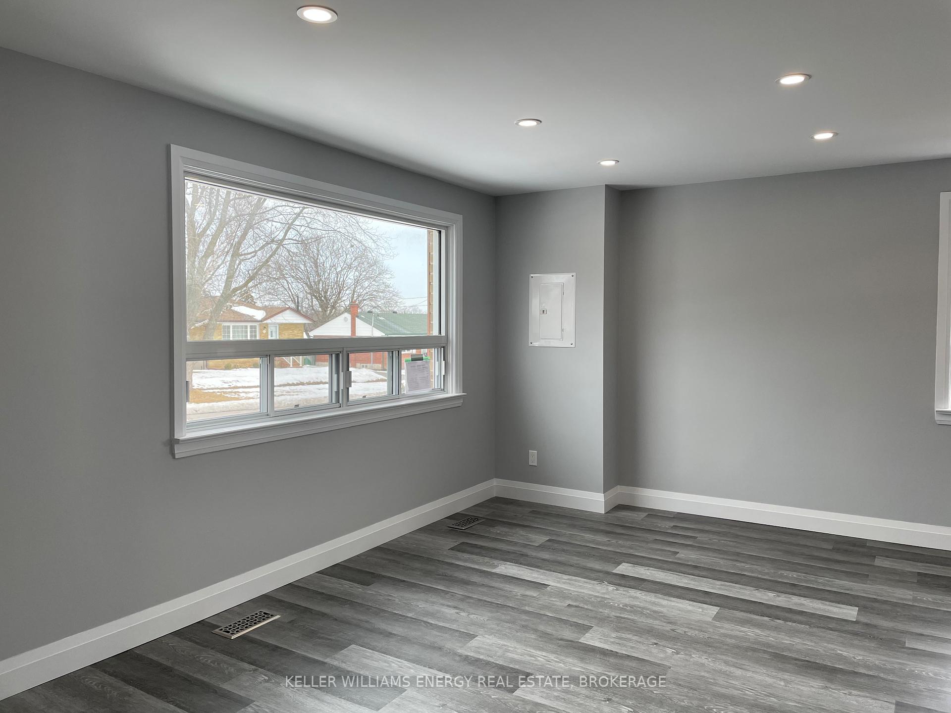 Photo 6 of 339 Jasper Avenue, Oshawa, Lakeview — HOMEH