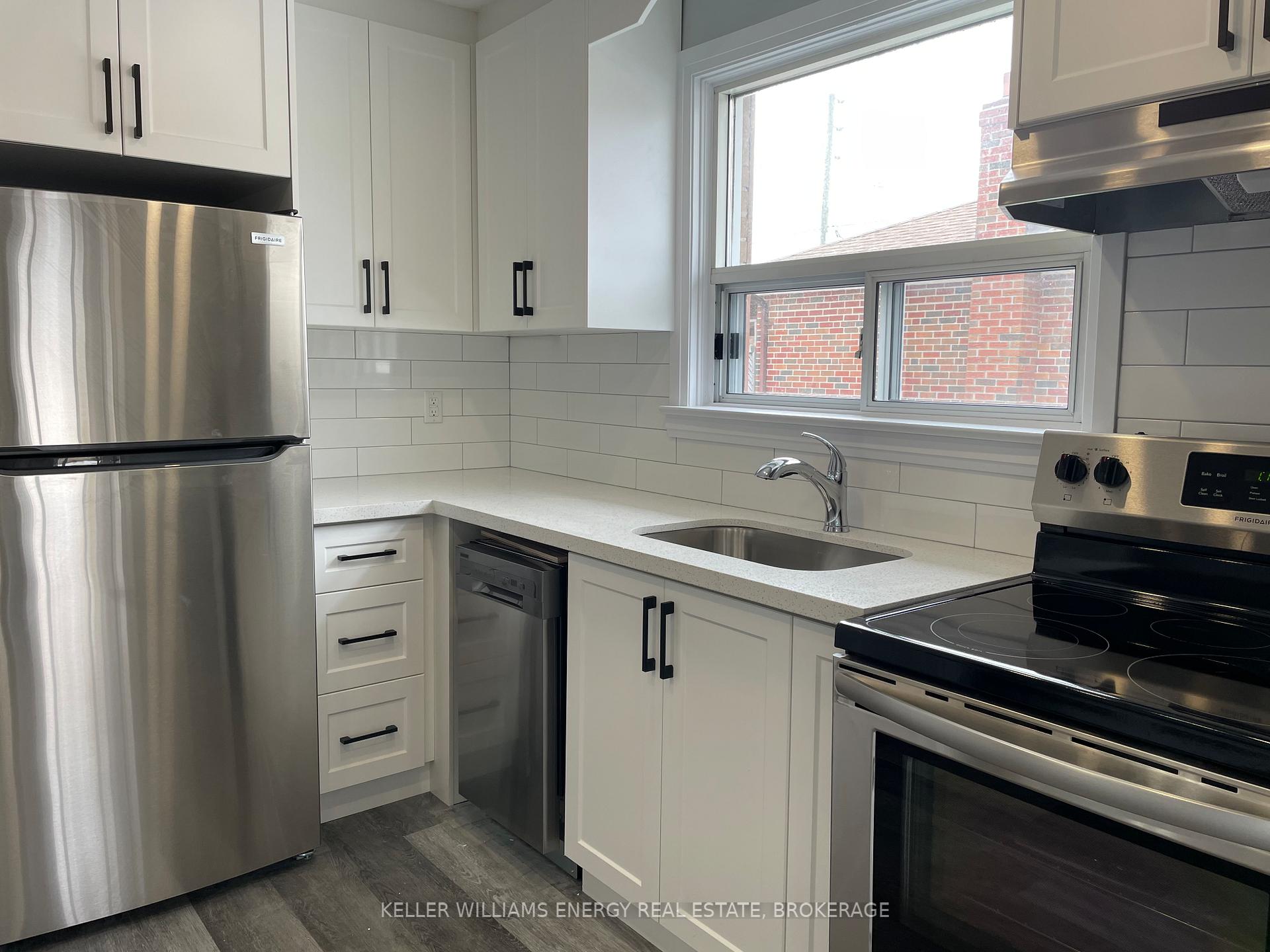 Photo 10 of 339 Jasper Avenue, Oshawa, Lakeview — HOMEH