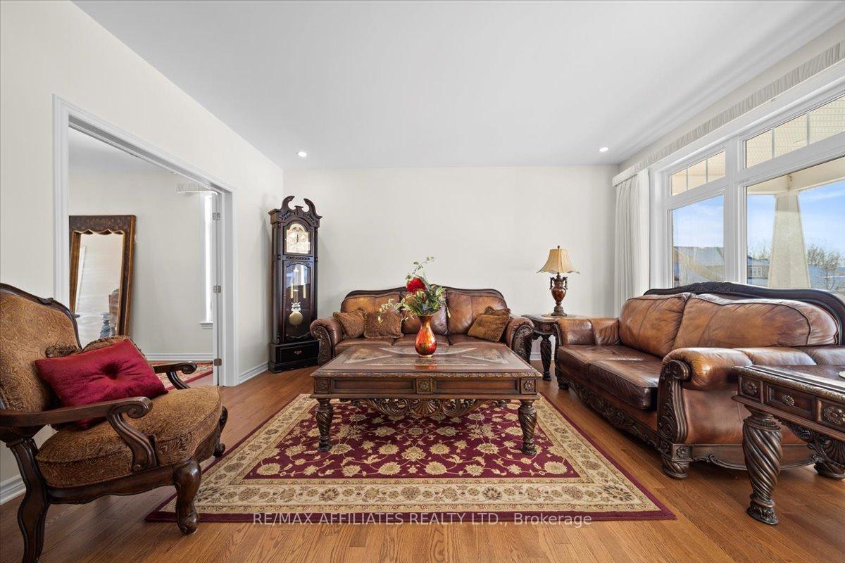 Photo 5 of 700 Mashkig Avenue, Ottawa, Camelot — HOMEH