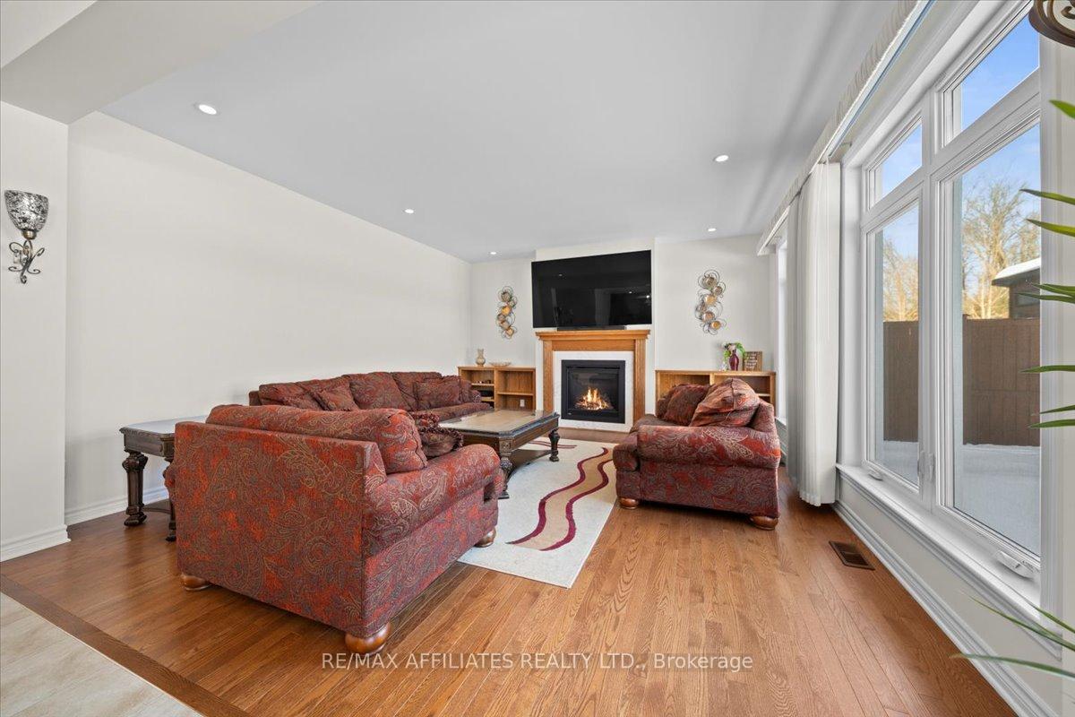 Photo 9 of 700 Mashkig Avenue, Ottawa, Camelot — HOMEH