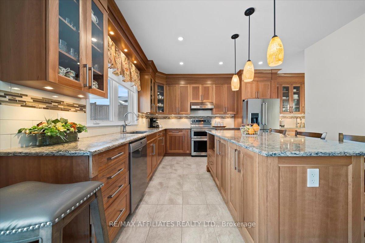 Photo 12 of 700 Mashkig Avenue, Ottawa, Camelot — HOMEH