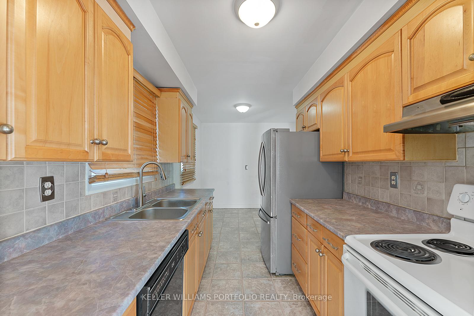 Photo 12 of 1654 Mcbrady Crescent, Pickering, Brock Ridge — HOMEH