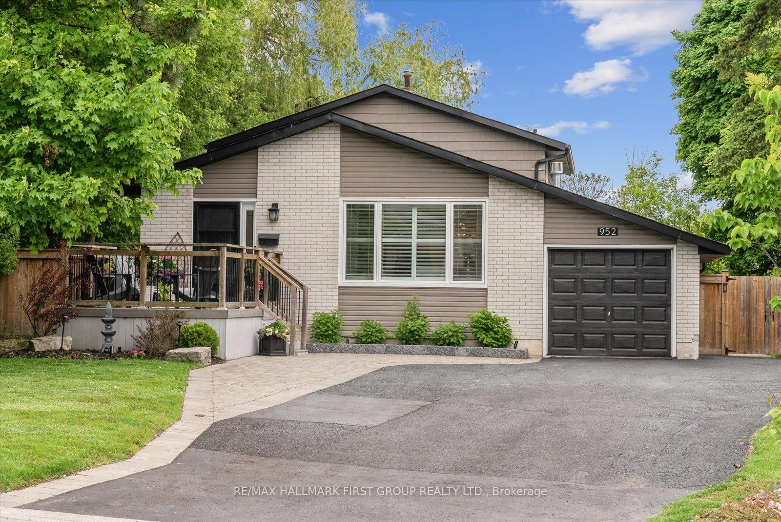 Photo 2 of 952 Vistula Drive, Pickering, West Shore — HOMEH