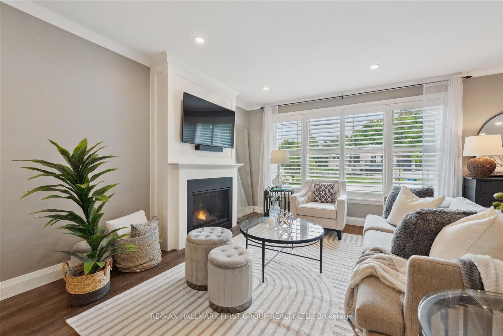 Photo 3 of 952 Vistula Drive, Pickering, West Shore — HOMEH