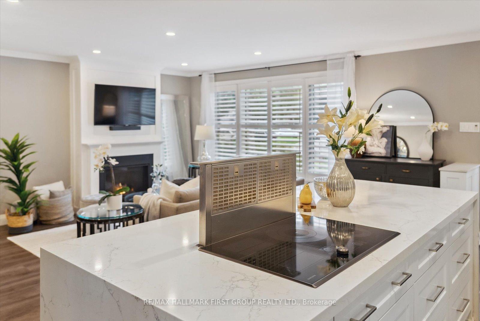 Photo 15 of 952 Vistula Drive, Pickering, West Shore — HOMEH