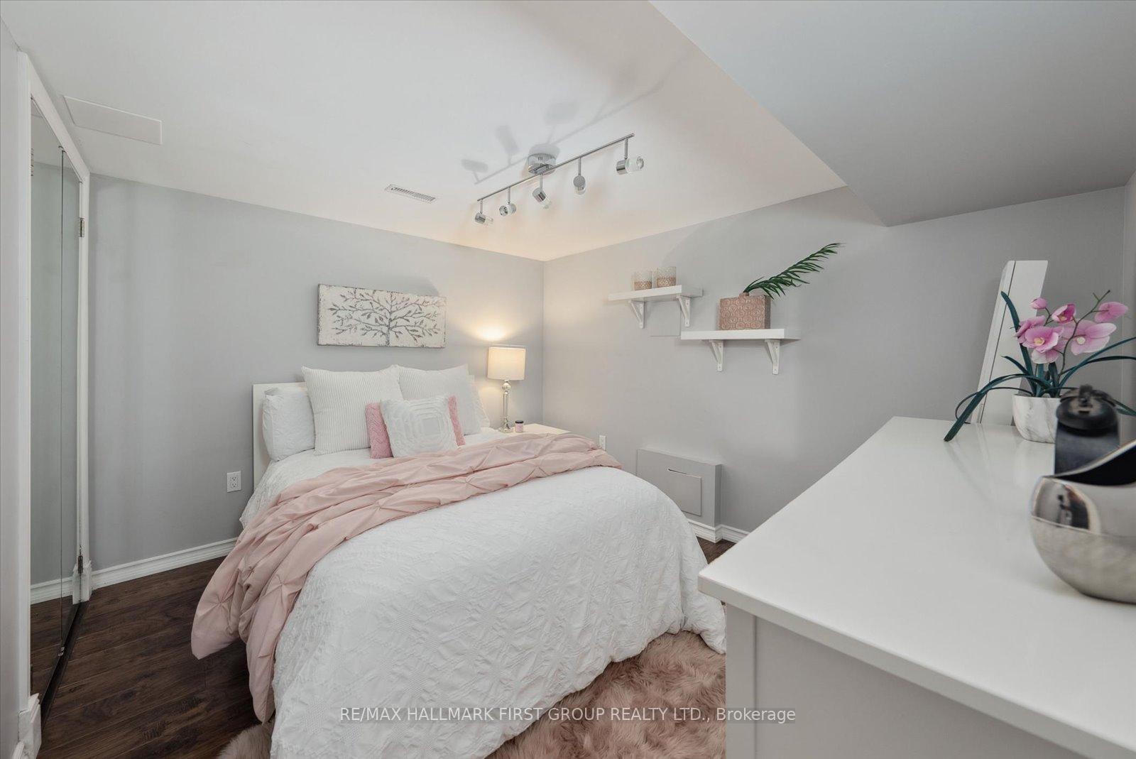 Photo 37 of 952 Vistula Drive, Pickering, West Shore — HOMEH