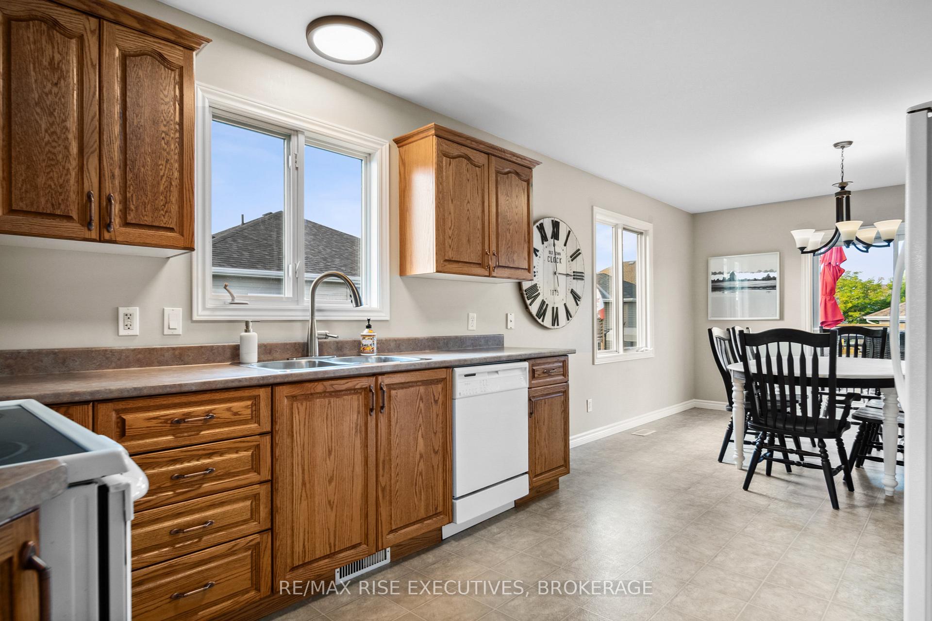 Photo 7 of 1142 Deerfield Drive, Kingston, City Northwest — HOMEH