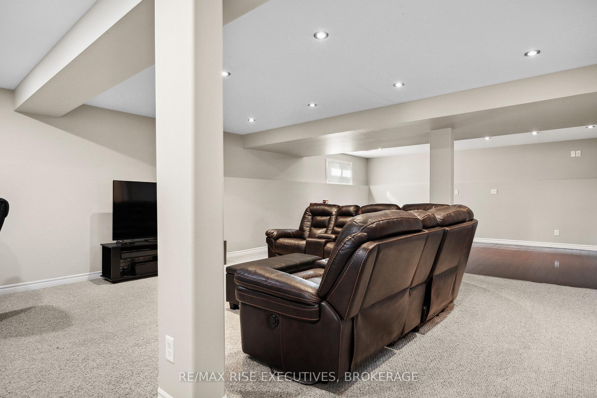 Photo 18 of 1142 Deerfield Drive, Kingston, City Northwest — HOMEH