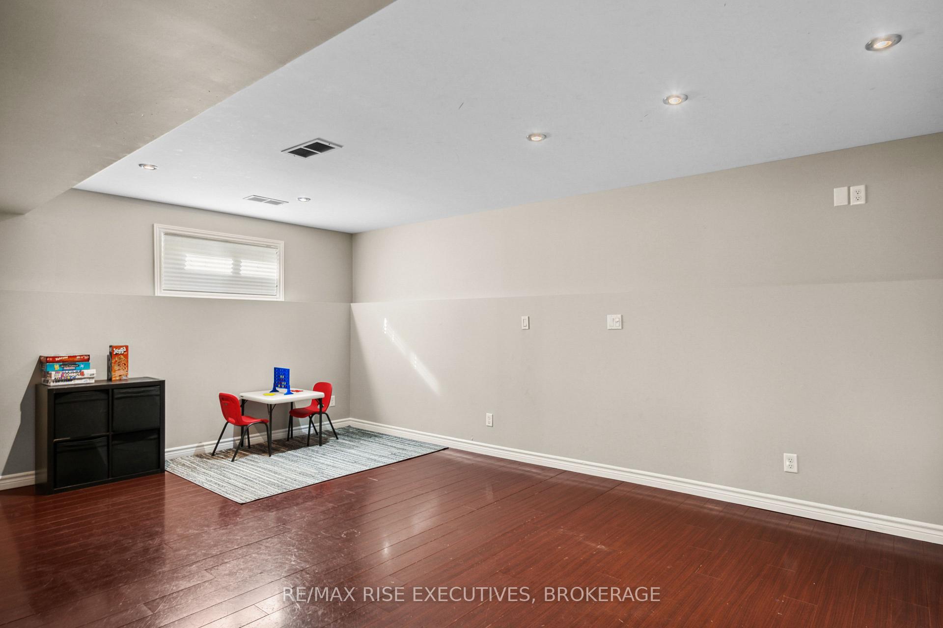 Photo 20 of 1142 Deerfield Drive, Kingston, City Northwest — HOMEH